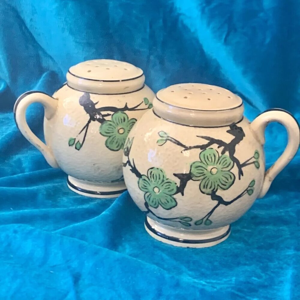 Vintage large Salt Pepper shakers - post WW2 made in Japan - Floral ceramic